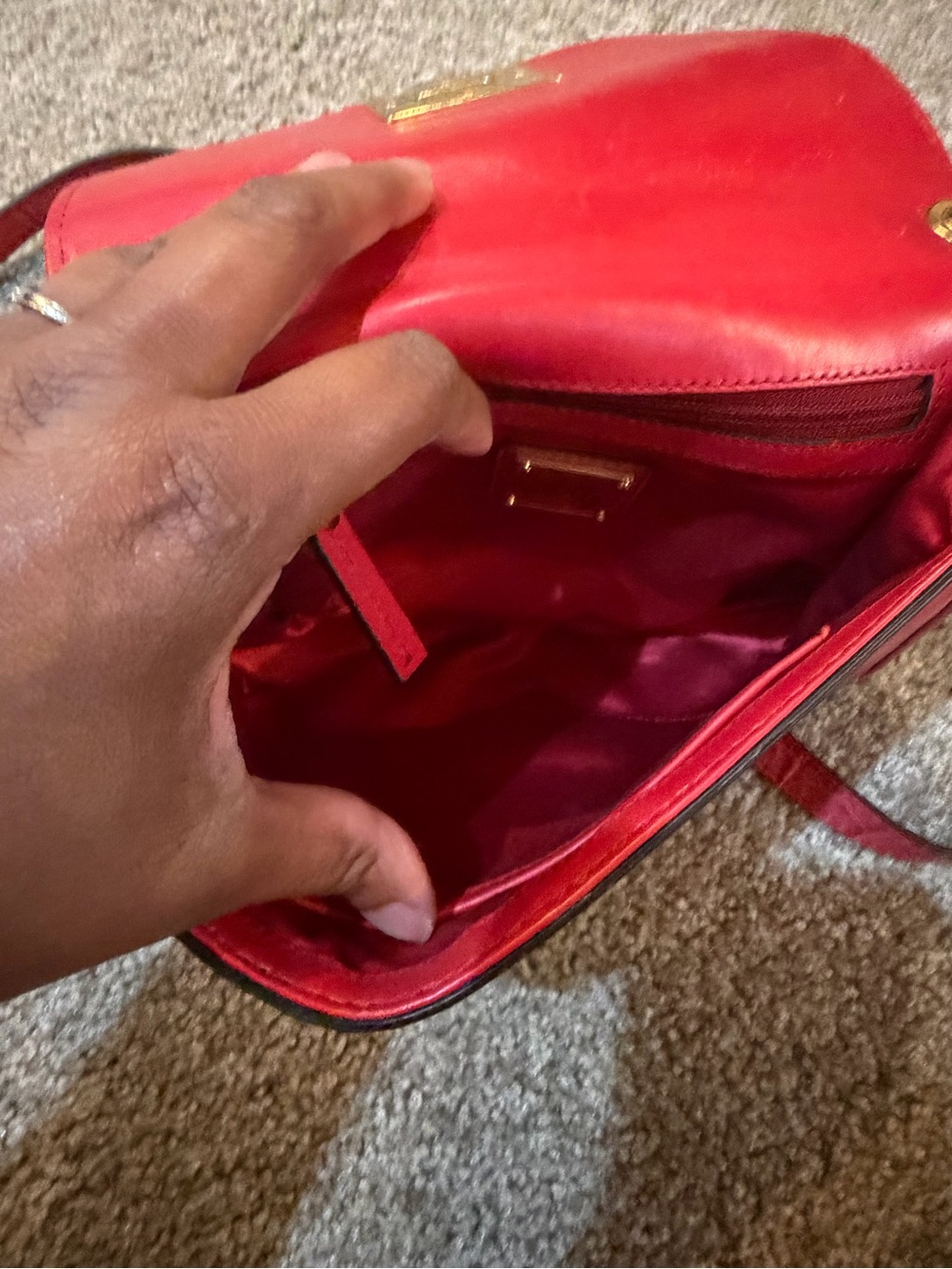 Milly Red Croc Embossed Crossbody Bag Gold Hardware Turn Lock Purse - Picture 9 of 9